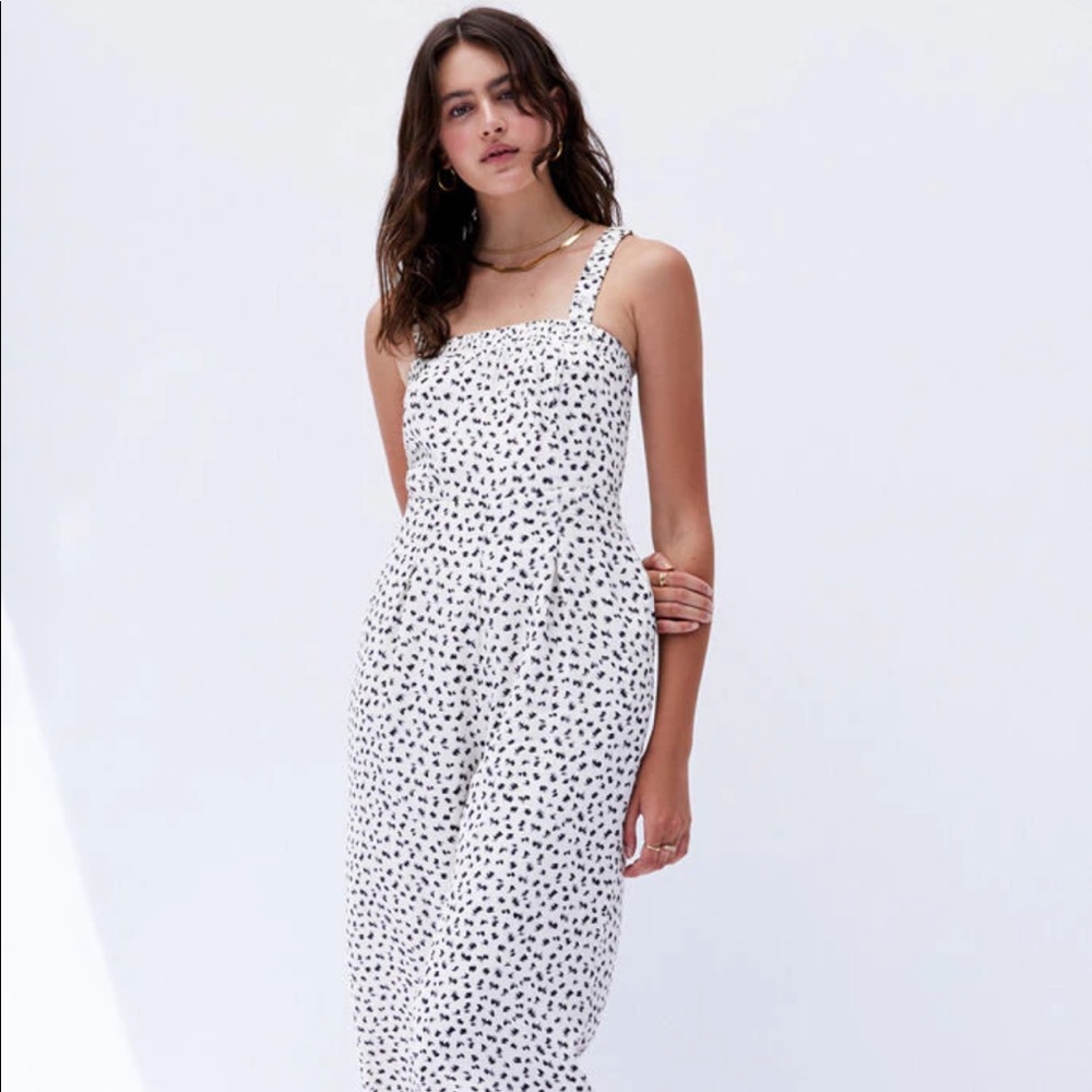 ️️Boutique White Romper️ Black Dot Pattern